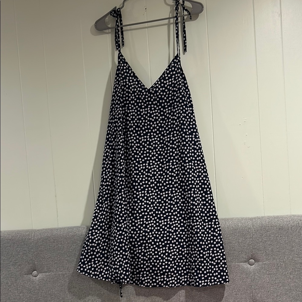 Chic Navy Blue and White Floral Dot Dress